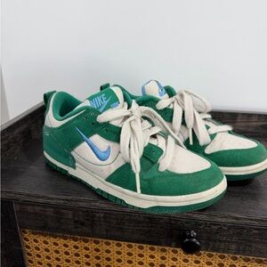 Nike Sneakers in Green and Cream